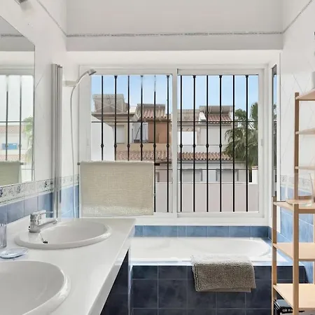 Adosado Con Solarium Y Piscina En Marbella Este - Vistamar 16 Exterior photo