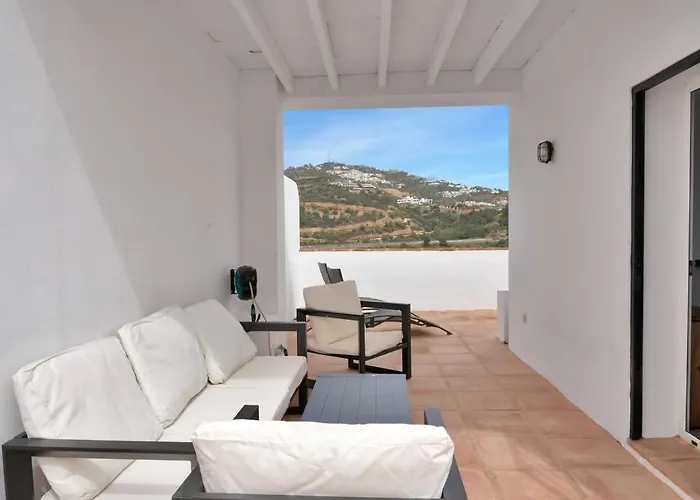 Adosado Con Solarium Y Piscina En Marbella Este - Vistamar 16