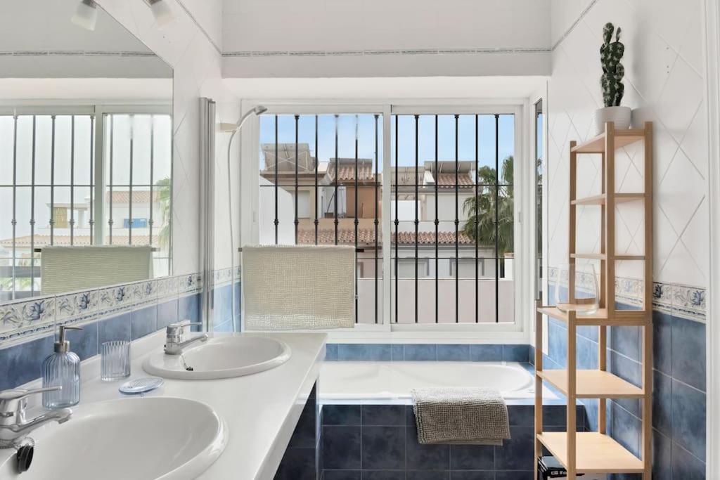 Adosado Con Solarium Y Piscina En - Vistamar 16 Apartamento Marbella